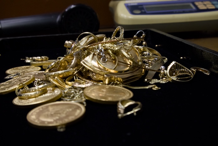 SELL GOLD COINS AND SCRAP GOLD - WEST LOOP