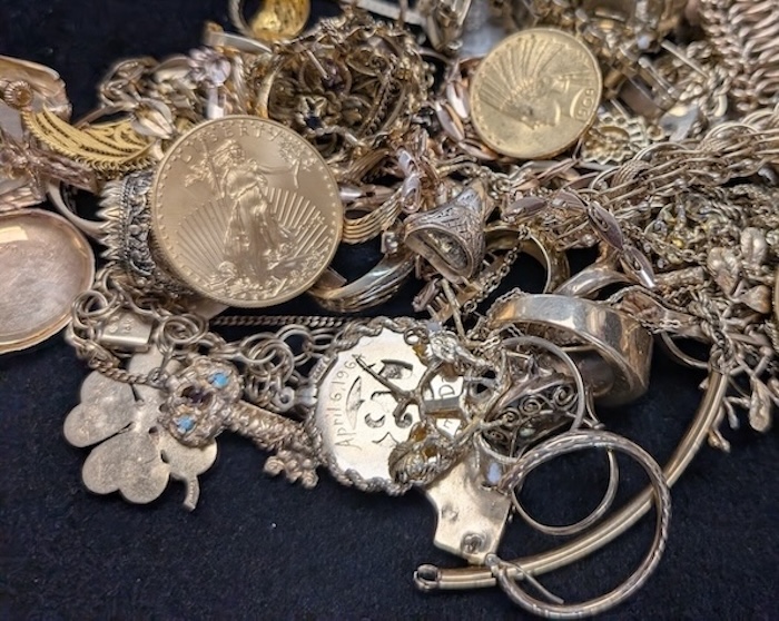 SELL GOLD COINS AND SCRAP GOLD - AVONDALE