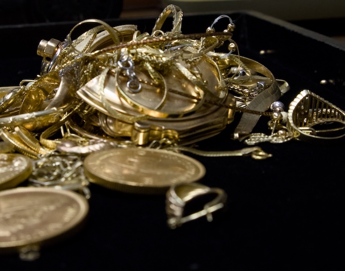 SELL GOLD COINS AND SCRAP GOLD - HOLLYWOOD PARK